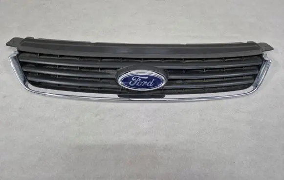 Ford Kuga I Front bumper upper radiator grill 8V418200AC