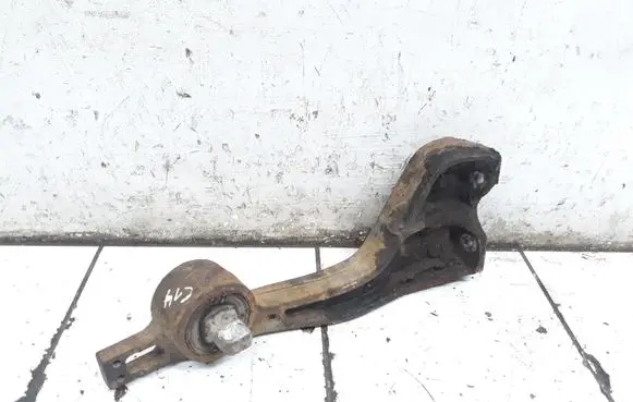Mercedes-Benz Vito Viano W639 Rear differential/diff mount bracket A6393530595