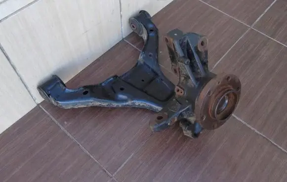 Mercedes-Benz Sprinter W906 Front wheel hub spindle knuckle