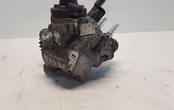 BMW X3 G01 Fuel injection high pressure pump 0445010841 8571555