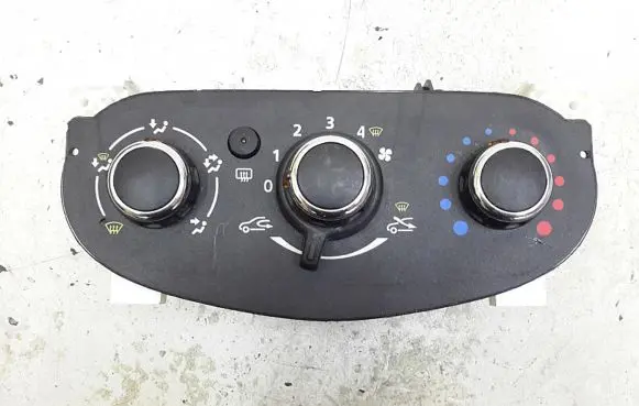 Dacia Duster Climate control unit