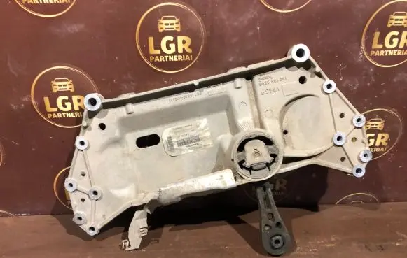 Volkswagen Touran I Front subframe