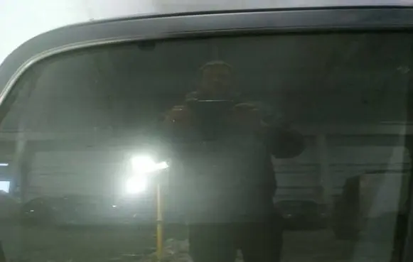 KIA Sportage Rear door window glass