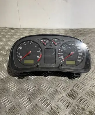 Volkswagen Golf IV Speedometer (instrument cluster) 1J0920801B 1210939508 0263618005