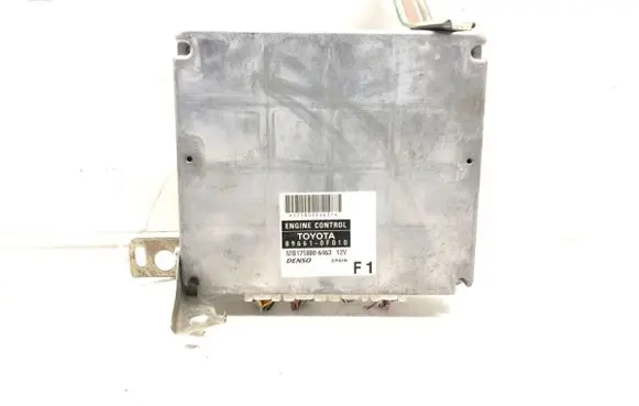 Toyota Corolla E120 E130 Engine control unit/module ECU 89661-0F010