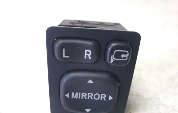 Toyota RAV 4 (XA40) Wing mirror switch 769747