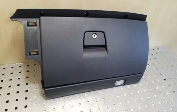 Volvo V50 Glove box 8626141