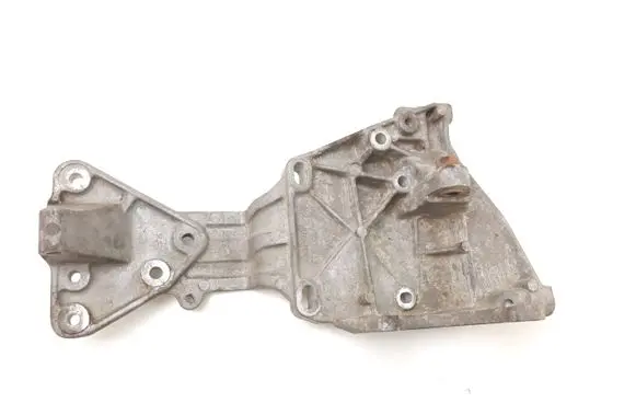 Volvo S80 Generator/alternator bracket 30757329