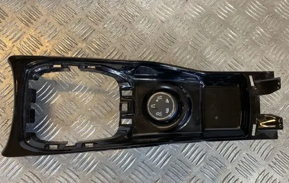 Peugeot 2008 I Other center console (tunnel) element 9677871877 96784282ZD