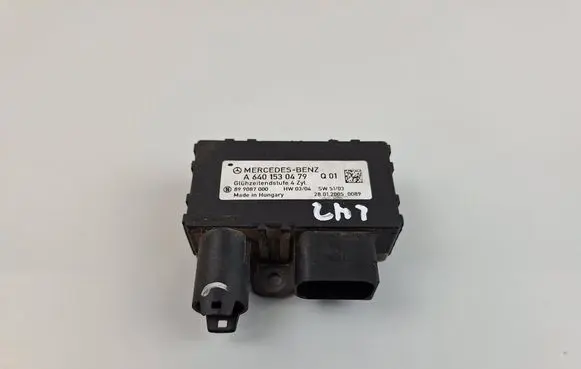 Mercedes-Benz B W245 Glow plug pre-heat relay A6401530479