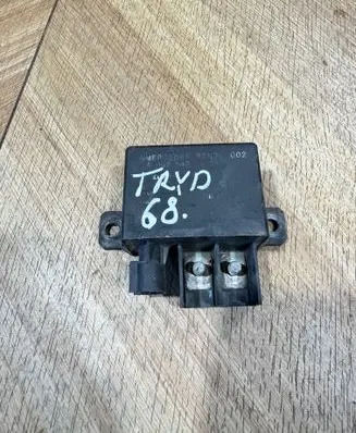 Mercedes-Benz E W211 Charging relay A0025423819