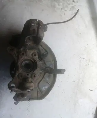 Volkswagen Touran I Rear wheel hub spindle/knuckle 