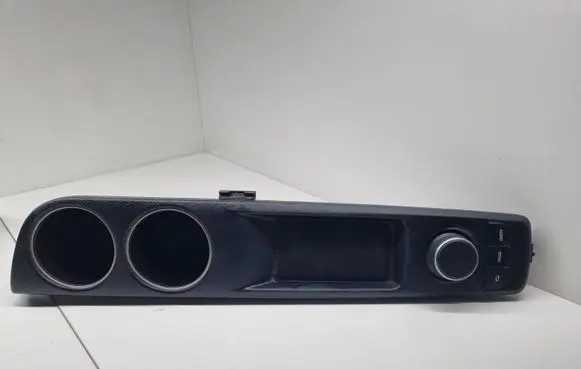 Cup holder front