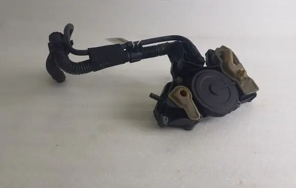 Porsche Macan (95B) Oil breather separator 06L103213N 06L103213AD