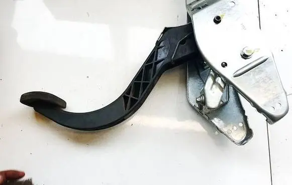 Opel Astra G Clutch pedal 90539237