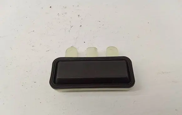 Tailgate opening switch