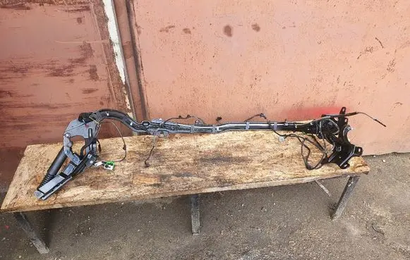 Volvo C70 Convertible roof hinge 31256474