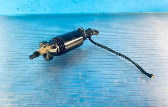 Volvo V70 Headlight washer pump 1013229 100122A