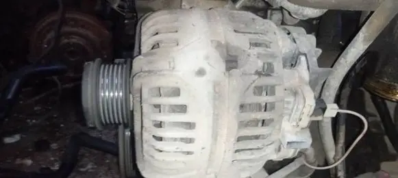 Volvo XC90 Generator/alternator 8676498 0124525029