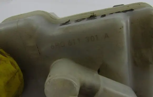 Skoda Fabia Mk2 (5J) Master brake cylinder 6R0611301A