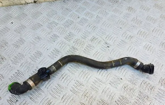 Volvo V40 Engine coolant pipe/hose 31338607