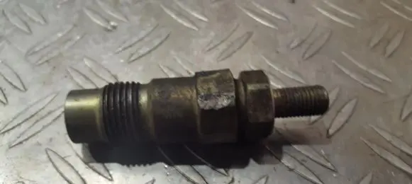 Nissan Sunny Fuel injector 71b1361