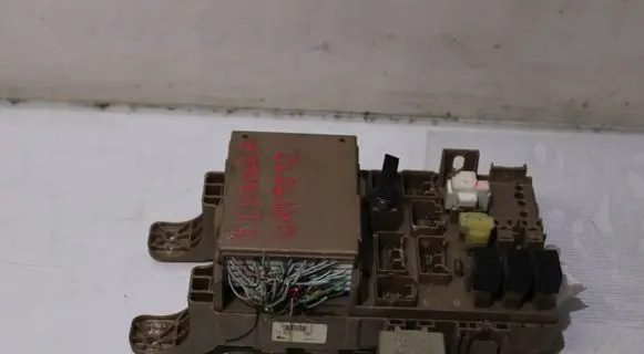 Toyota Corolla E120 E130 Fuse module 8264113040