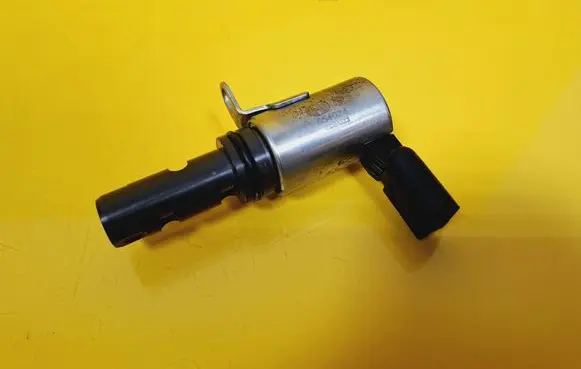 Volkswagen PASSAT B6 Camshaft position sensor 554024