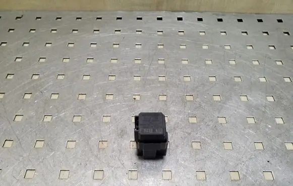 Renault Kadjar Other relay 252309F915