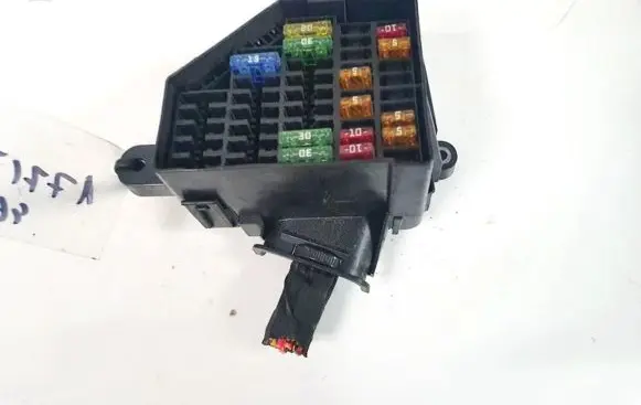 Volkswagen PASSAT B6 Fuse box set 3c1941824