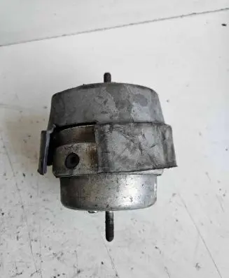 Audi A4 S4 B6 8E 8H Engine mount bracket 8E0199382D