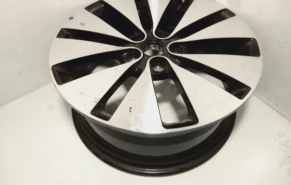 KIA Optima R18 alloy rim 529102T550