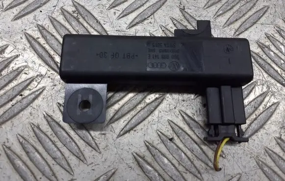 Audi A8 S8 D3 4E Sound amplifier 3D0909141E
