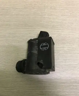 KIA Soul Windscreen/windshield washer pump 985102K000