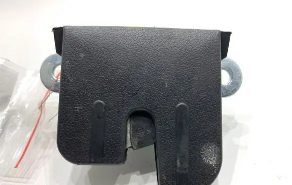Volkswagen Touran I Tailgate exterior lock 1K6827505E
