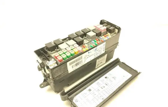 Land Rover Range Rover Sport L320 Fuse module 8H32-14290-AAA 273530310