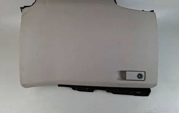Glove box