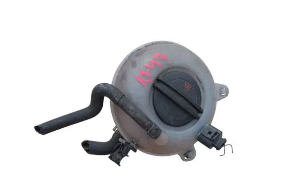 Volkswagen PASSAT B8 Coolant expansion tank/reservoir 5Q0121407G