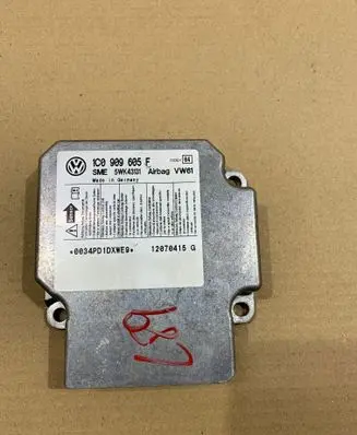 Skoda Fabia Mk2 (5J) Airbag control unit/module 1C0909605F 5WK43131