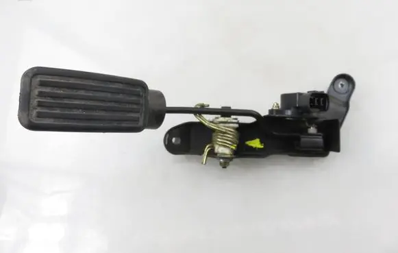 Toyota RAV 4 (XA20) Accelerator throttle pedal 8928133010