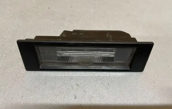 BMW 1 E82 E88 Number plate light 7165735