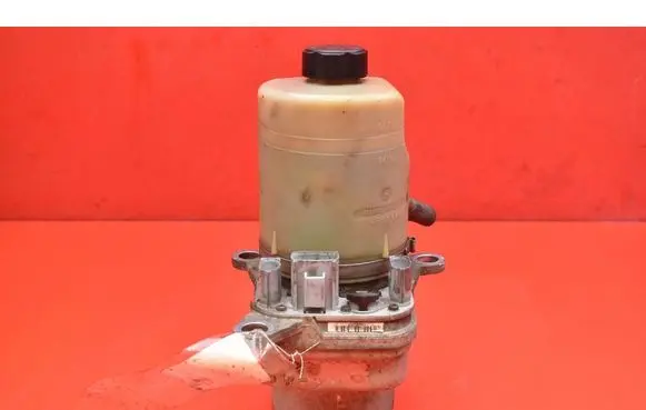Ford Focus C-MAX Power steering pump 4M513K514BD