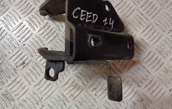 KIA Ceed Gearbox mounting bracket