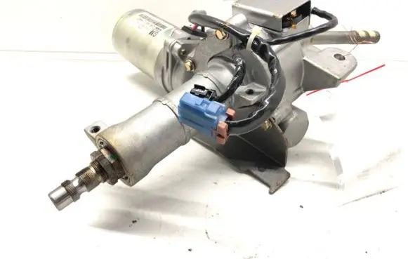 Opel Corsa C Power steering pump 24463940