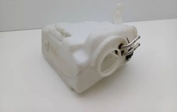 Mercedes-Benz E W210 Windshield washer fluid reservoir/tank A2108691120