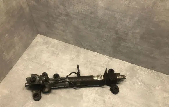 Toyota Avensis Verso Steering rack