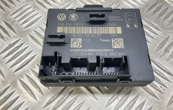 Skoda Yeti (5L) Door control unit/module 7N0959795D