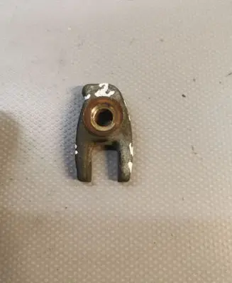 Nissan Qashqai Fuel Injector clamp holder 