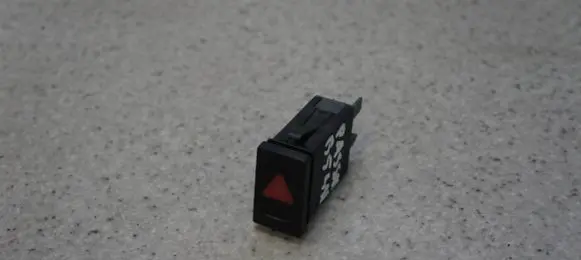 Volkswagen PASSAT B5 Hazard light switch 3B0953235B