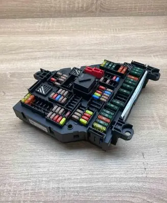 BMW 5 F10 F11 Fuse module 9234423 17033452